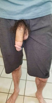 dudeswithpubes:  Just hangin out…