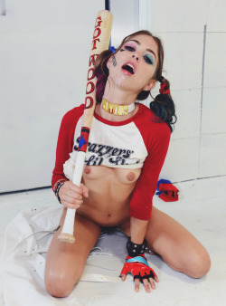 thehouseofcum:  Here’s Riley Reid as requested by senpaierotica.Send