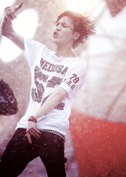 khaenine:  Bless the rain... and Taemin's hair T~T       