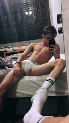 twinkyandhorny:  .