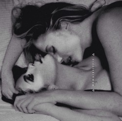 queefersxx:  Ariana and Selena’s little make out session 😉