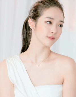 choissul:    sulli x swarovski   