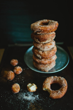 looksdelicious:HOMEMADE APPLE CIDER DONUTS