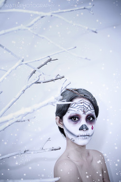 groteleur:  Easy Sugar Skull Makeup for Halloween http://talks.rocks/sfanp-easy-sugar-skull-makeup-for-halloween