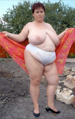 lazinonasunnyafternoon1:  Scrumptious bbw milfs.