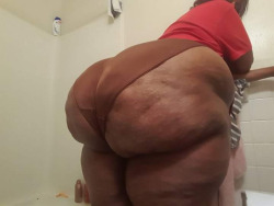 meatyasses:  Wanna see her spread this Meaty Ass? - CLICK HERE!