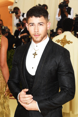 carpetdiem: Nick Jonas attends the ‘Heavenly Bodies: Fashion