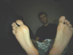 dirtysmellysocks:  boys1feet:  #guy #feet #boy #foot #teen #boyfeet