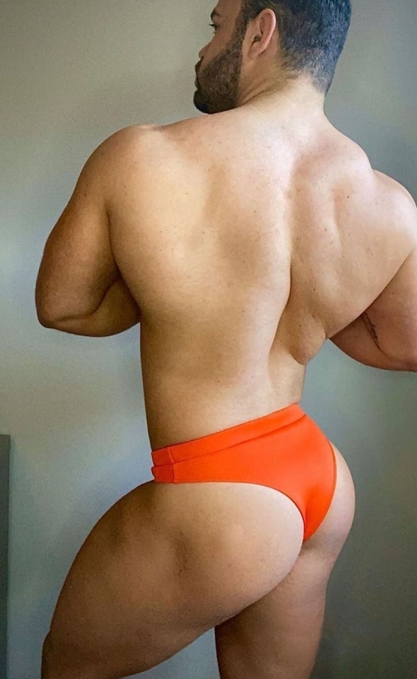 footballsweetcheeks:orange butts