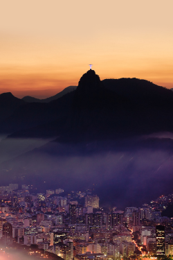 vurtual:  Christ Redentor overlooking Rio de Janeiro (by Arnaud