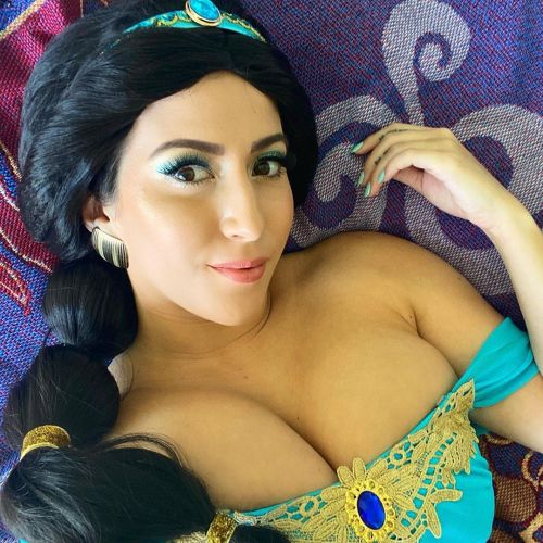 I can show you a whole new world on iloveapriloneil.com! Still