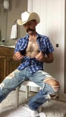 stacheman76:  Me   hot!