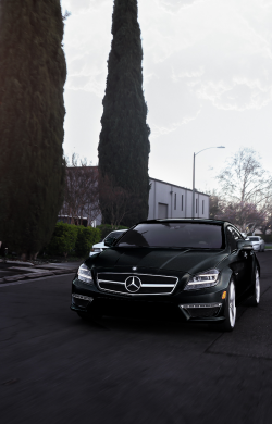 stayfr-sh:   CLS63 AMG on Vossen CVT's | SF 