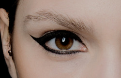 chandelyer:  make-up at Simonetta Ravizza fall 2014 rtw