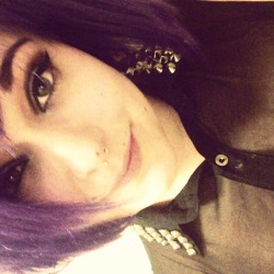 iz0mbie:  New purple hair :)