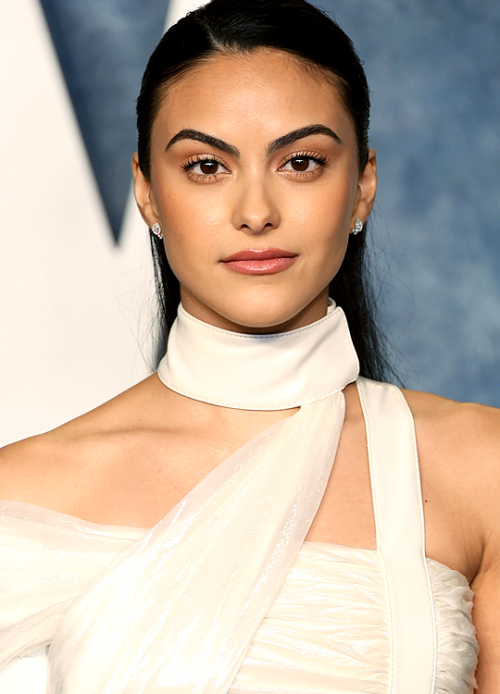 riverdaleladiesdaily:Camila Mendes attends the 2023 Vanity Fair