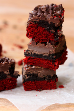 cutesyfood:  (via Red Velvet Oreo Truffle Bars | Pizzazzerie)