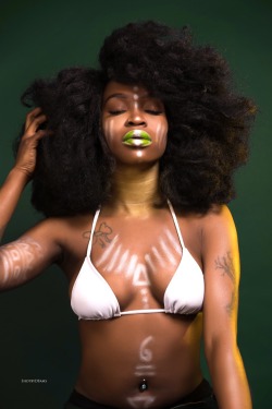 fuckyeaafricans:  Nneka, Nigerian DMV x NYC  Model: IG @africanjawn