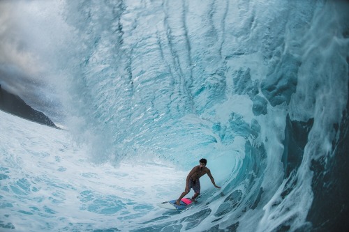 highenoughtoseethesea:  Nat, Julian, Mick, Italo - Tahitian lazy days.  Photos: Corey Wilson 