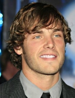 hairycelebs:  jon mclaughlin- from the web