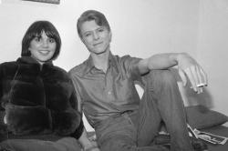 milestrumpet1: Linda Ronstadt & David Bowie Backstage at
