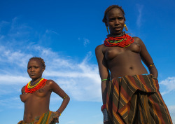 Topless dassanech tribe woman, Omo valley, Omorate, Ethiopia,