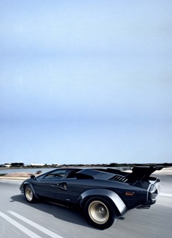 drugera:  1985 Lamborghini Countach 5000 