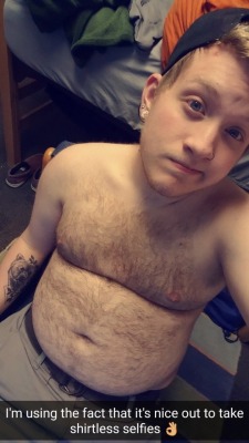 screamocub:It’s beautiful out so shirts have become optional