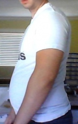 getfatbro:  First pic 5 years ago at 200 lbs, cute lil belly