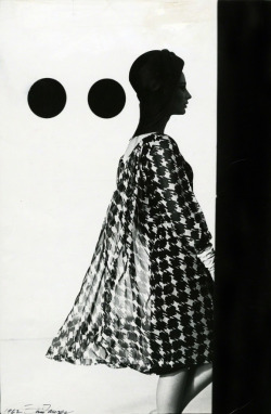 casadabiqueira: Untitled fashion for VOGUE  Louis Faurer, 1964