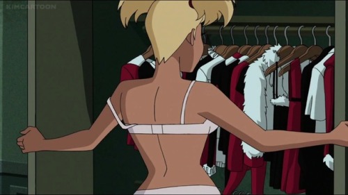 ck-blogs-stuff:  Batman and Harley Quinn- Harley changing her clothes (in front of Nightwing)