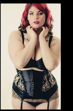 chubbybabes:  Meet hottest curvy women on this largest BBW dating