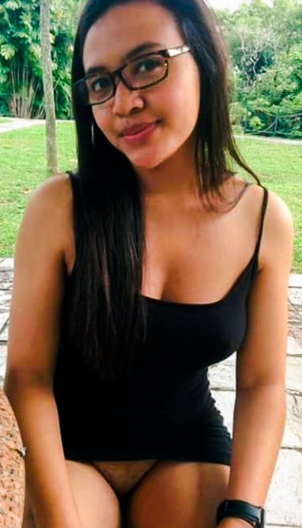 This is a pure BBG : Beautiful Brown GirlÂ  !Â  <3 (with lovely shy nipples!^^)Links(follow me): Desi-Indian Girls / All Girls .