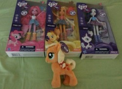 We came by a toystore and found a lot of ponymerch, including