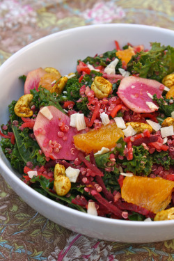 vegenista:  Coconut Curry Kale Salad I know what you’re thinking…this