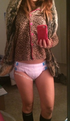 daddyiwantthis:  Keeping cozy and warm with my diaper & wolf
