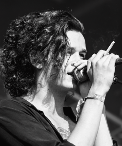 trumattblack: matty healy at ruisrock 2014 by waldemar stoffel