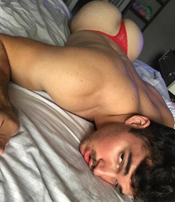 adictoalosculones:  Culototototote delicioso de James (juicy