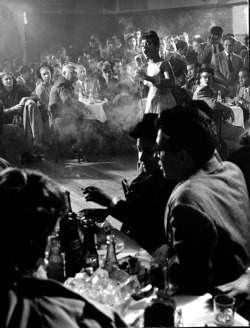 denisebefore-blog:  Cafe Society nightclub, NYC gjon mili 1947