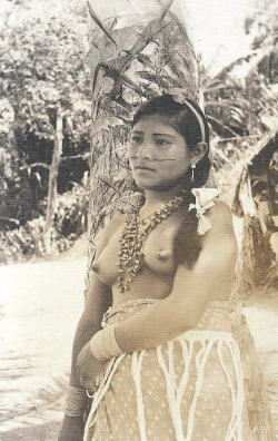 grand-bazaar:  Brazil Indian Girl 