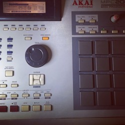 aseboom:#MPC_USER #MPC2000XL #beatmaker #fingerdrummer #16pads