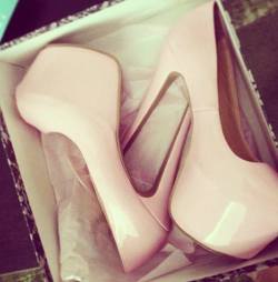 michelleperegrina:  Shoes - image on We Heart Ithttp://weheartit.com/entry/94281405/via/forlife