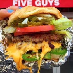 CRAVEFOODIE.COM
