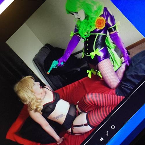 misswhitneymorgan:  Just a little #bts sneak peek of shenanigans shot today with @thatmissquin #harleyquinn #ladyjoker #fetishmodels #cosplay 