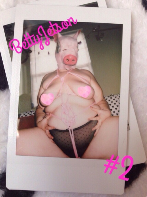 bettyjetson:  Want to be my valentine? Then get your hands on one of these cute polaroids from myÂ â€œPork Me!â€ Set! ฟ gets you one month of access to BettyJetson.com, one pic of your choice, and a personalized card! Email BettyJetsonBBW@gmail.com