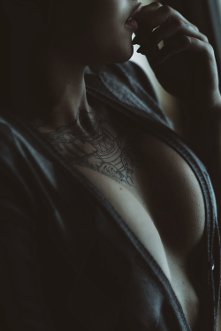 Sensual hot girls masturbating live on free adult webcams Click