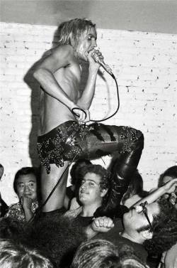 soundsof71:  Iggy Pop 1973, at New York’s punk mecca Max’s