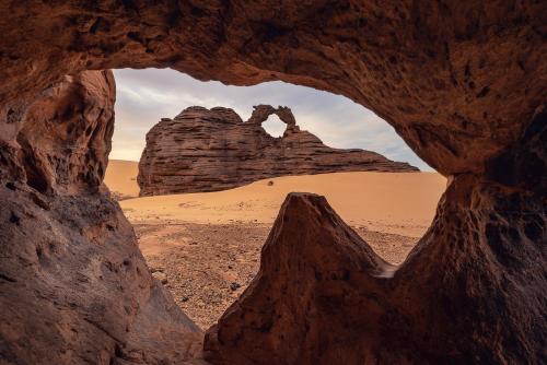 amazinglybeautifulphotography:  Kissing Camels rock formation
