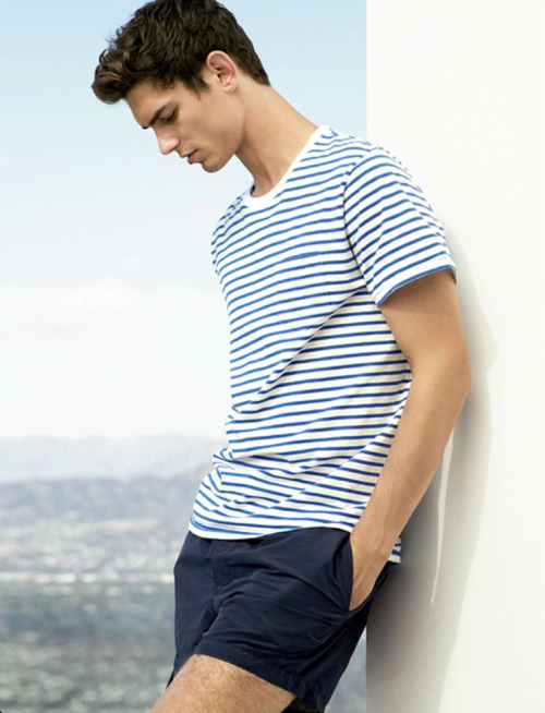 hunkopedia:  Follow Hunk’o’pedia for more hot guys! 