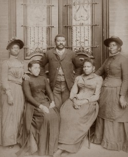 blackhistoryalbum:  ALL IN THE FAMILY | Circa Early 1900sThe